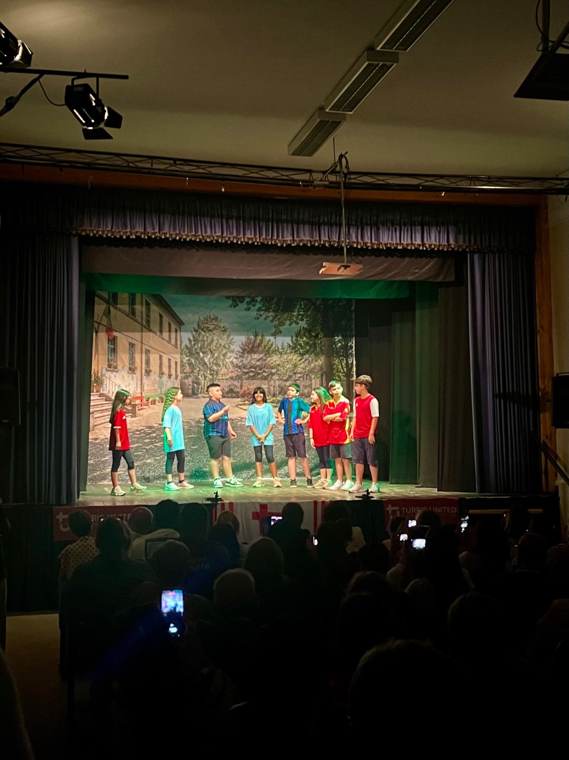Una nuova stagione tra i banchi di scuola: la lezione (che abbiamo avuto) da “La Maglia Corallina” - Foto 1